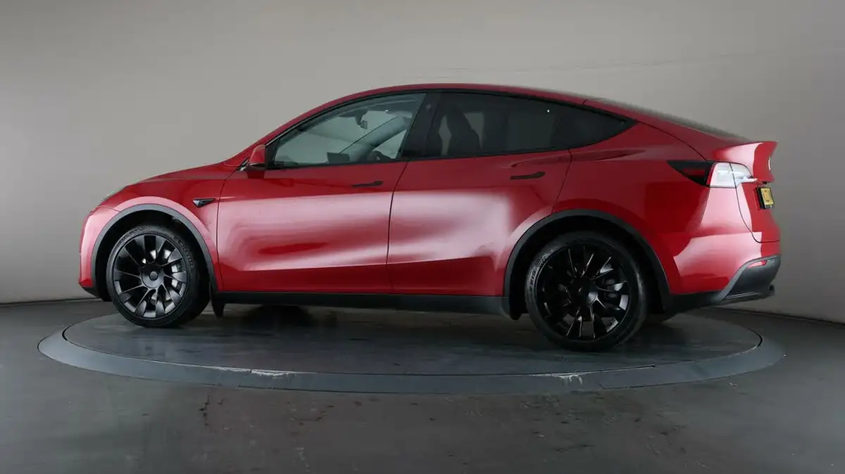2023-tesla-model-y-e-long-range-big-68