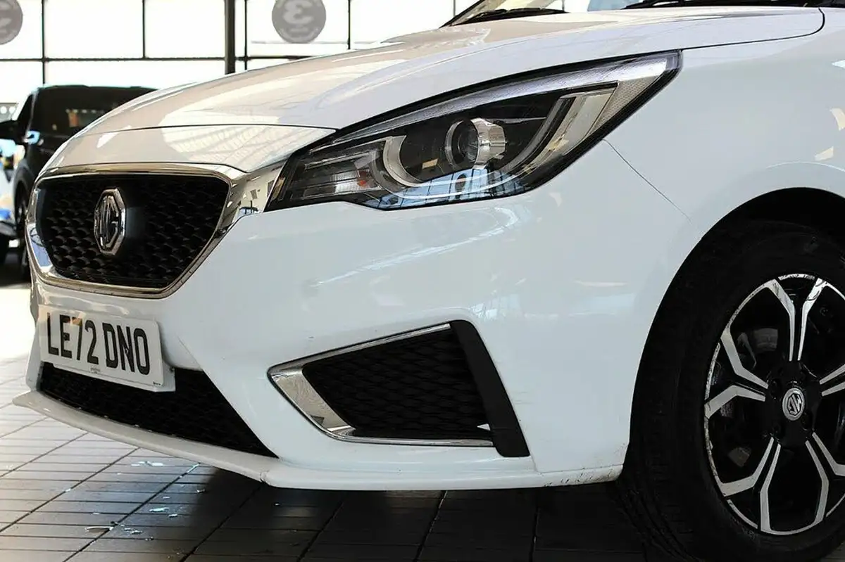 2023-mg-mg3-15-vti-tech-exclusive-nav-big-2