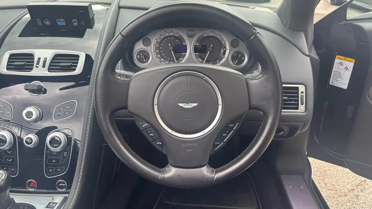 2017-aston-martin-vantage-47-v8-vantage-s-roadster-big-10