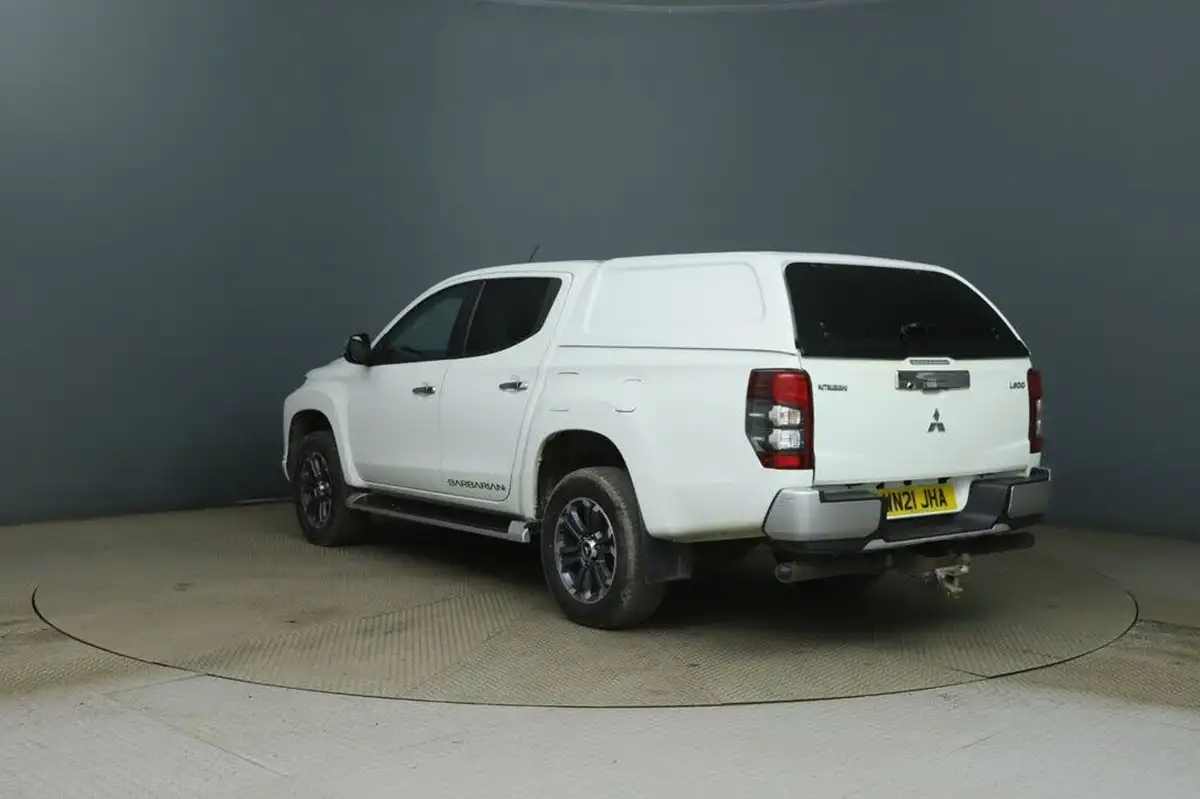 2021-mitsubishi-l200-22di-d-barbarian-big-3