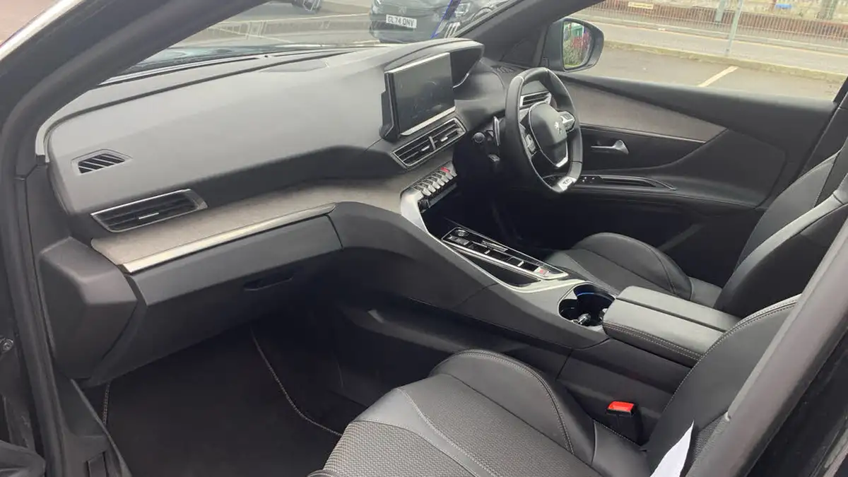 2024-peugeot-5008-suv-12-gt-134bhp-big-11
