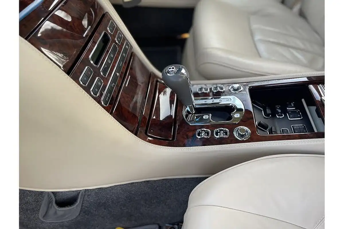 2008-bentley-arnage-68-r-big-23