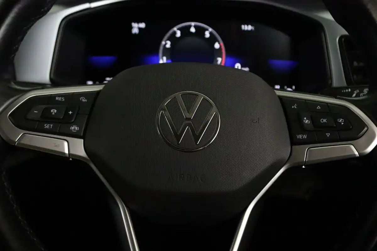2022-volkswagen-t-roc-10-tsi-life-big-18