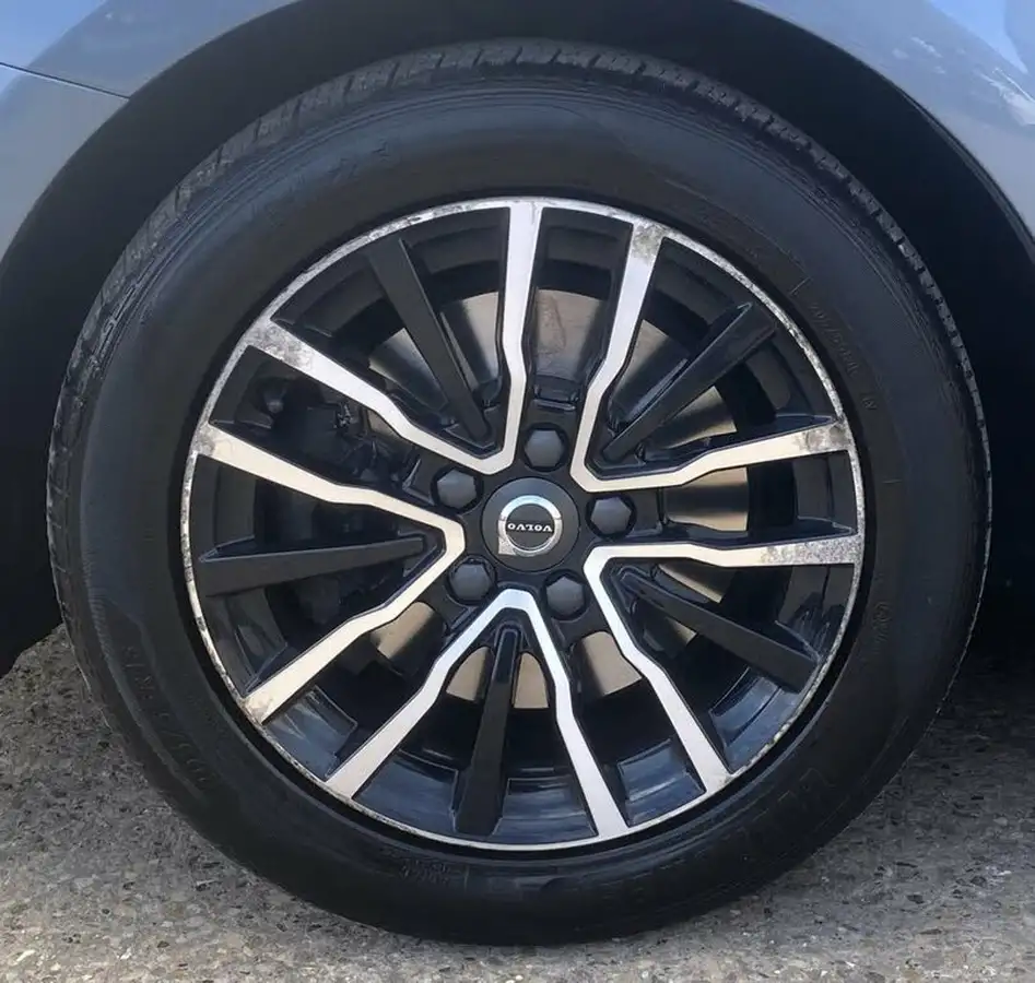 2019-volvo-v40-20-t2-momentum-edition-big-10