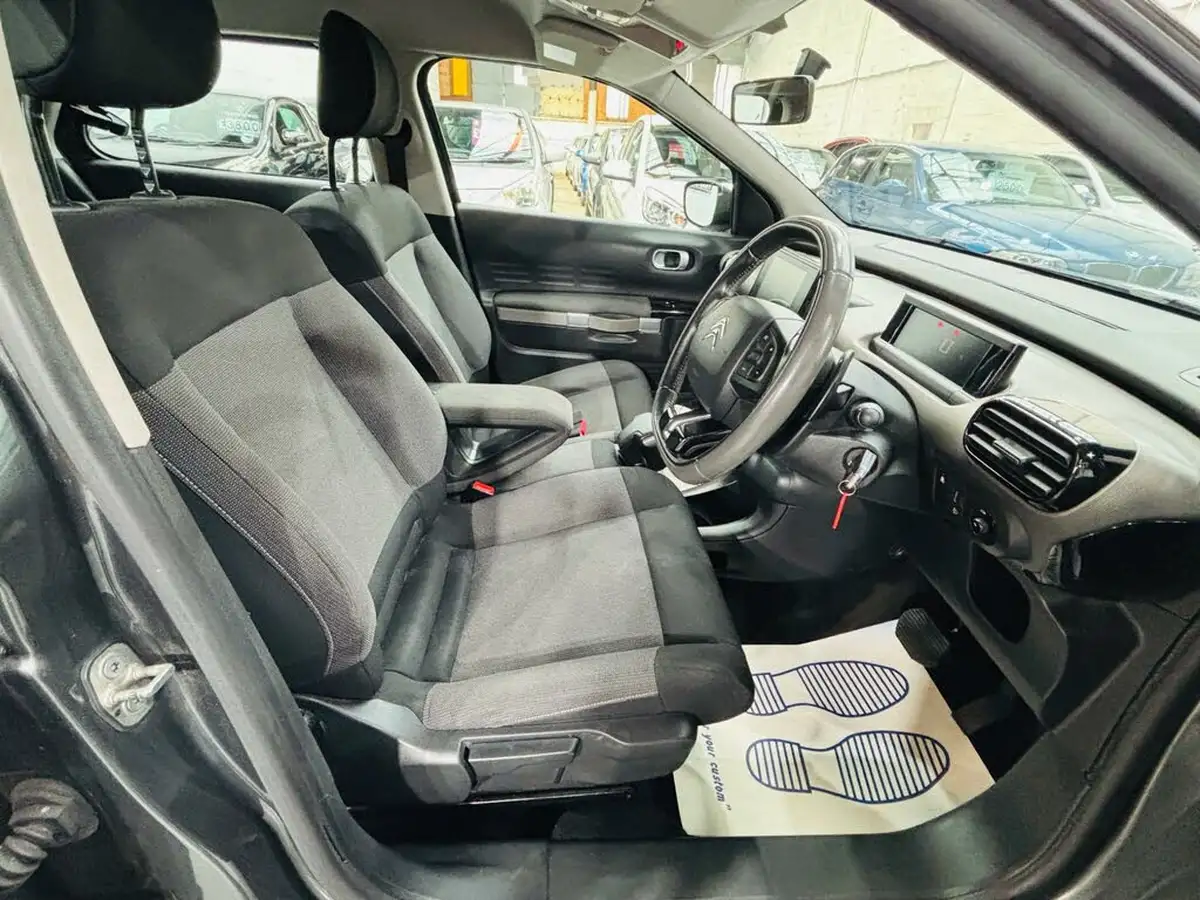 2015-citroen-c4-cactus-16d-feel-big-12