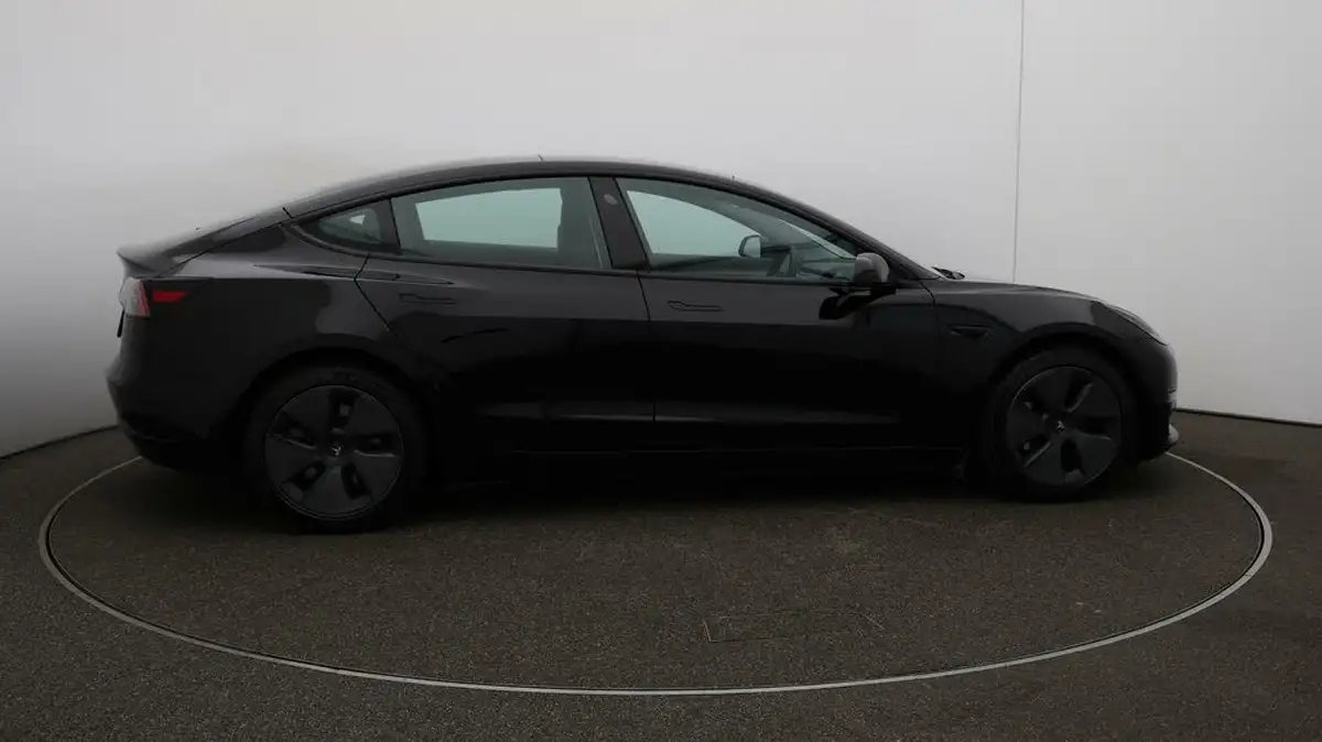 2021-tesla-model-3-e-long-range-awd-big-42