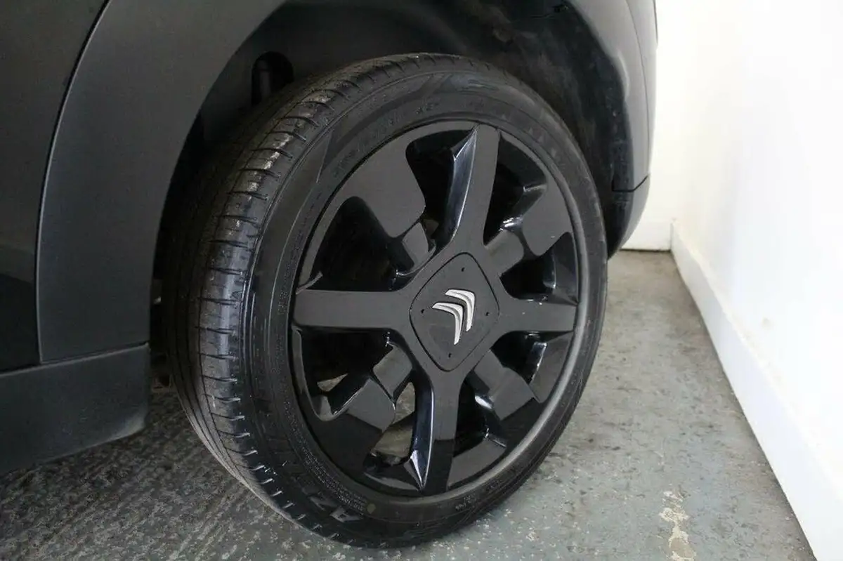 2016-citroen-c4-cactus-16bluehdi-flair-big-48