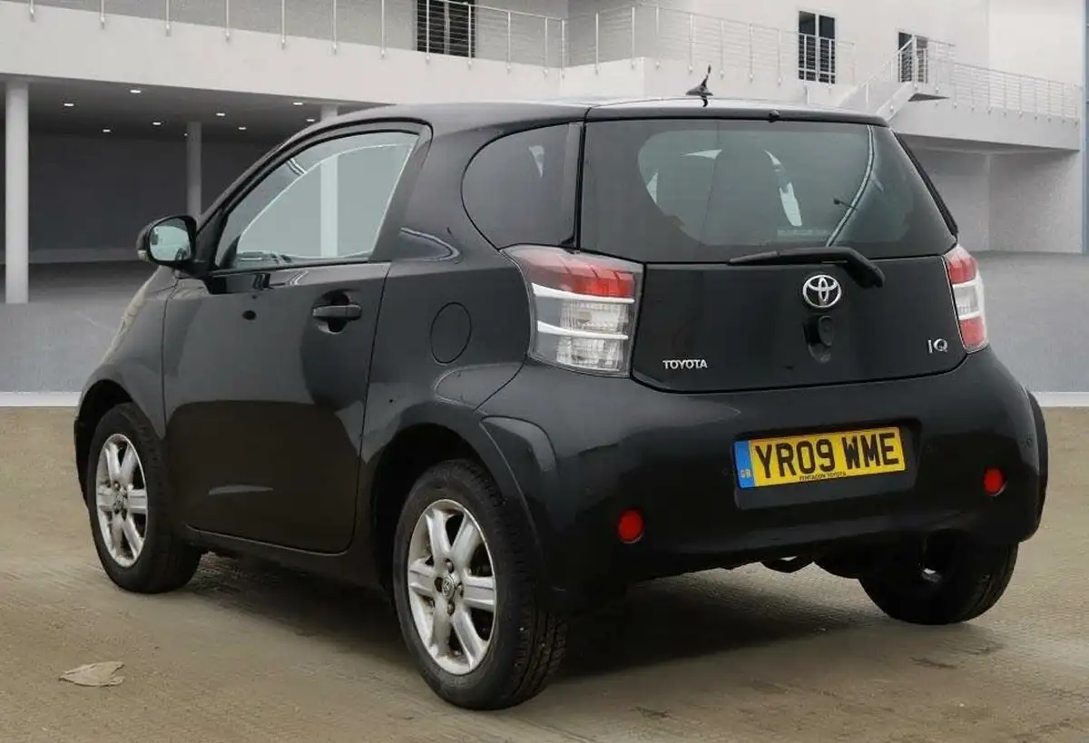 2009-toyota-iq-10-multidrive-big-1