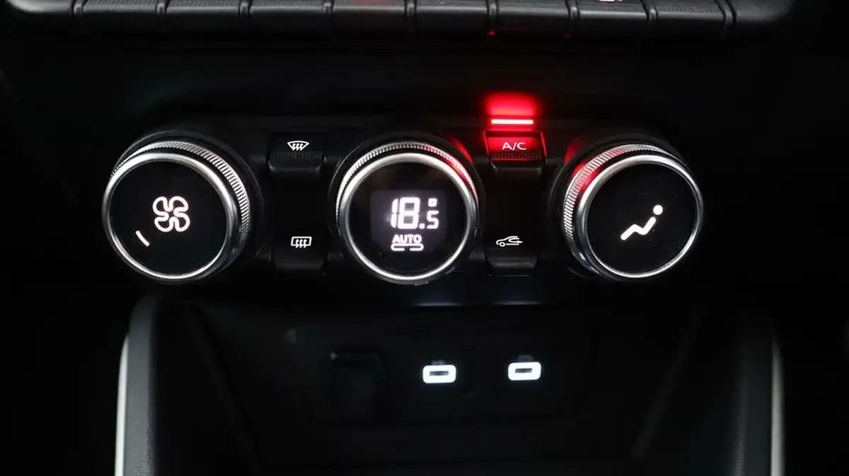 2022-dacia-duster-09-tce-prestige-big-12