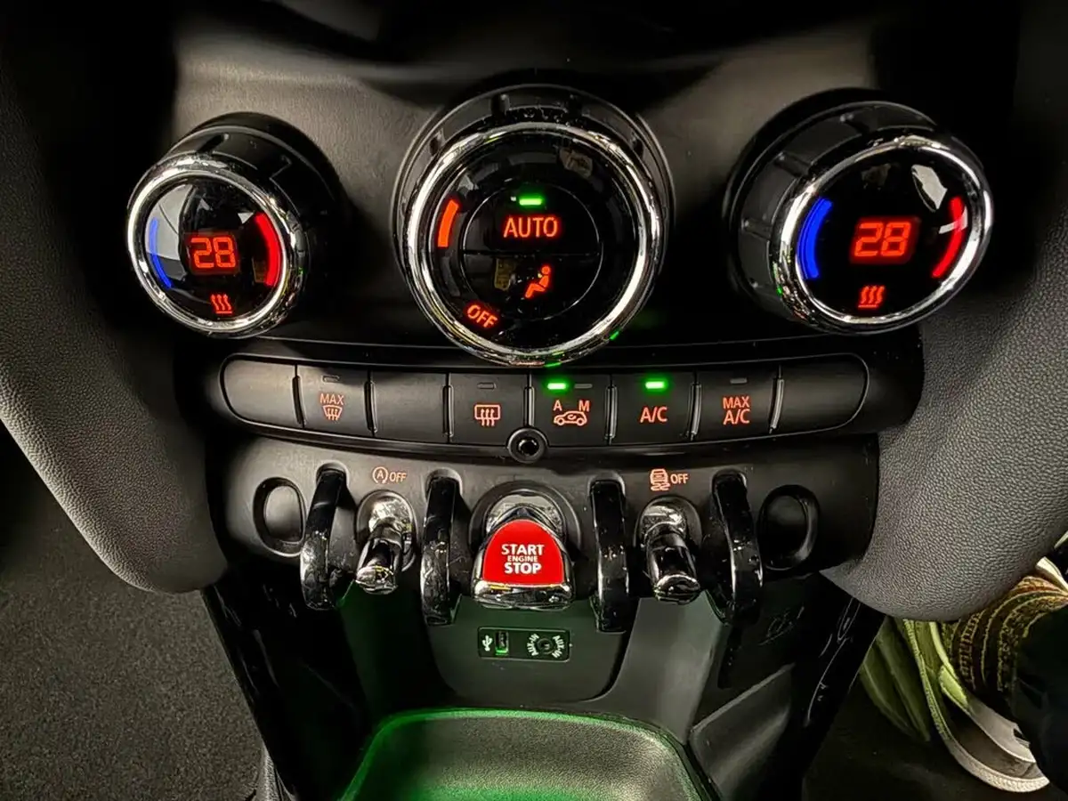 2016-mini-cooper-15td-cooper-d-ss-hatchback-3d-auto-big-26