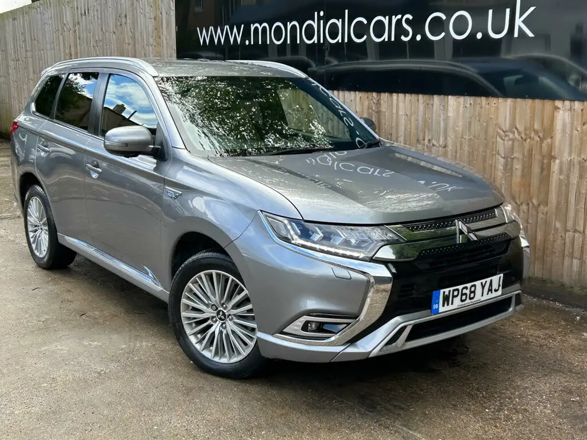 2018-mitsubishi-outlander-24-4h-phev-big-9