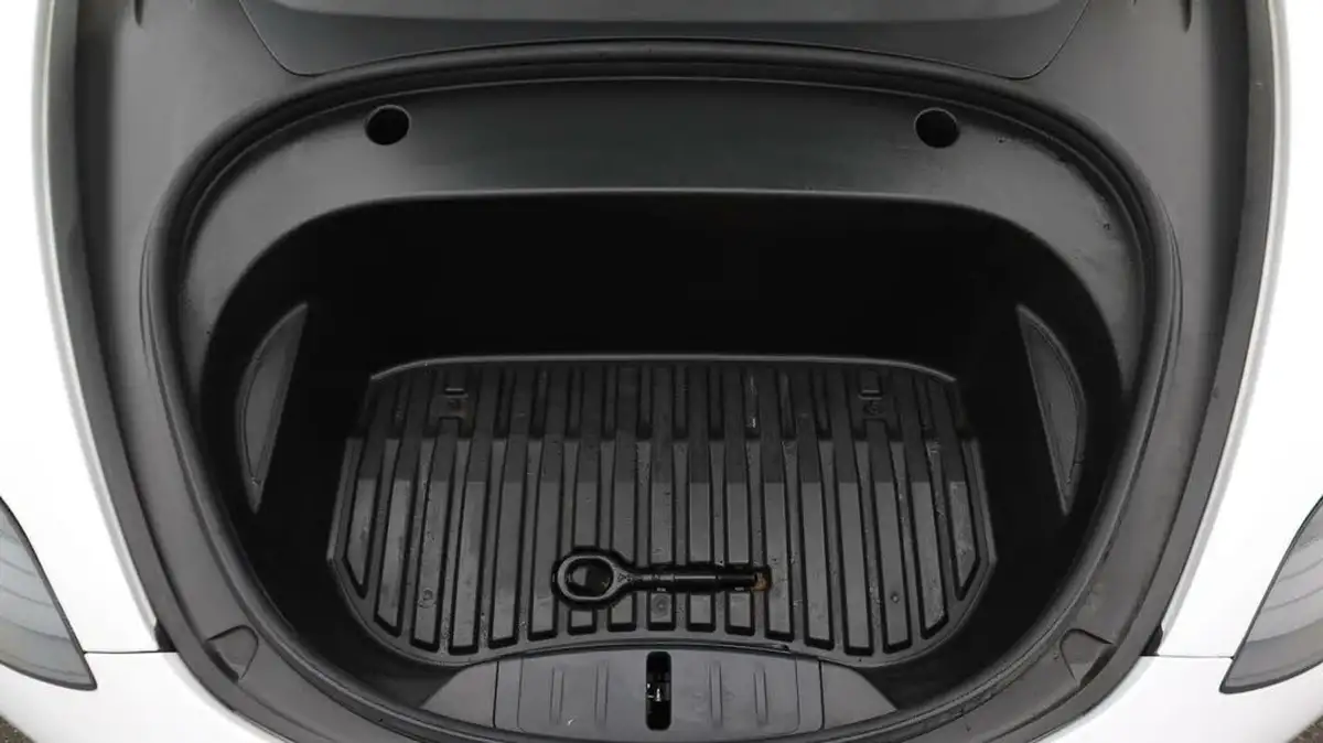2021-tesla-model-3-e-long-range-4x4-big-19