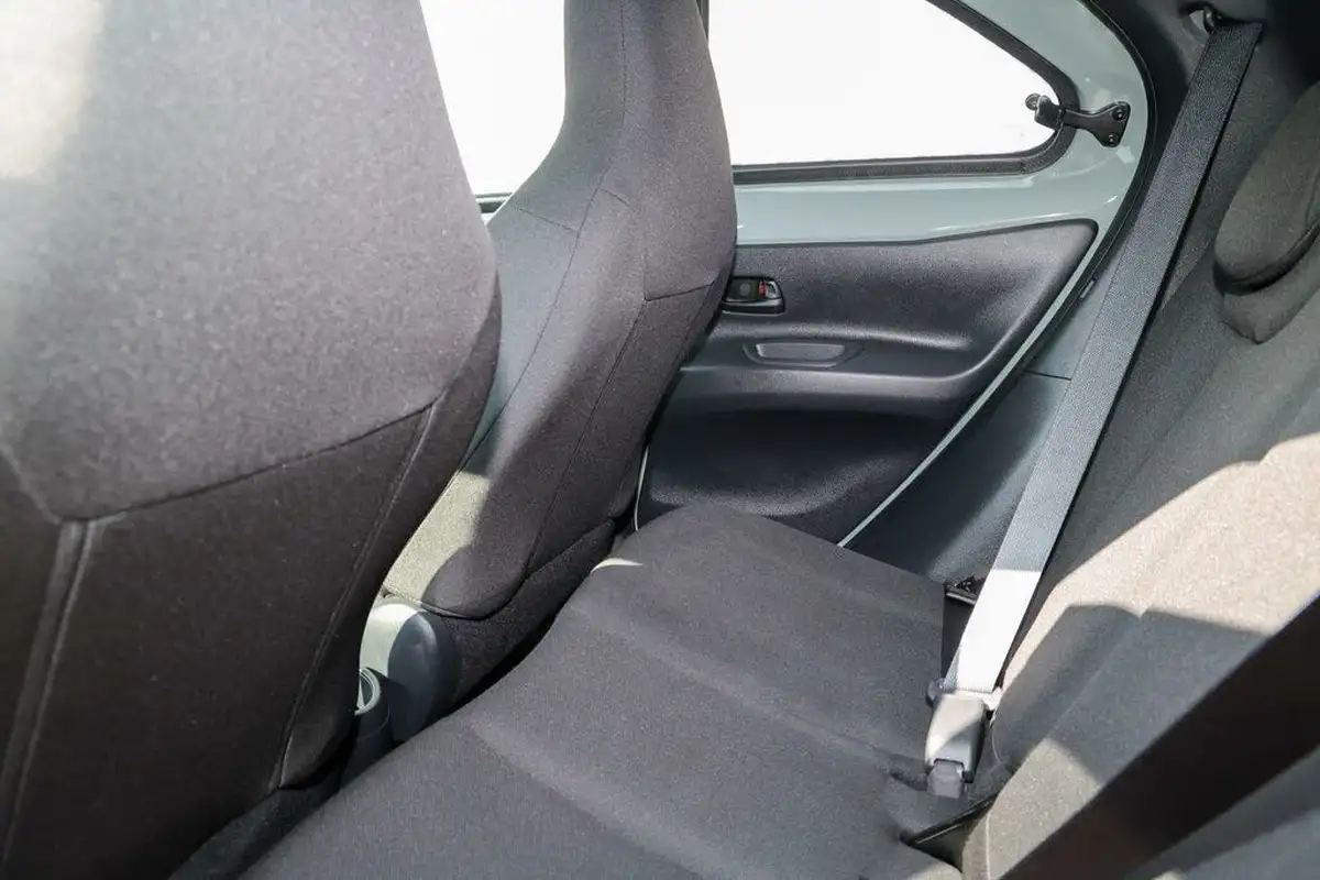 2024-toyota-aygo-x-10-vvt-i-edge-cvt-big-11