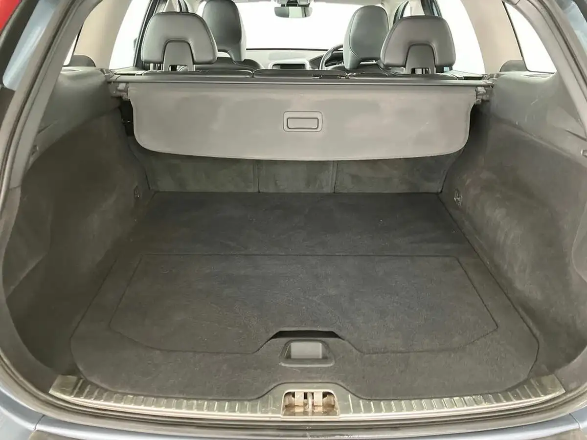 2016-volvo-xc60-20td-d4-se-lux-nav-big-18