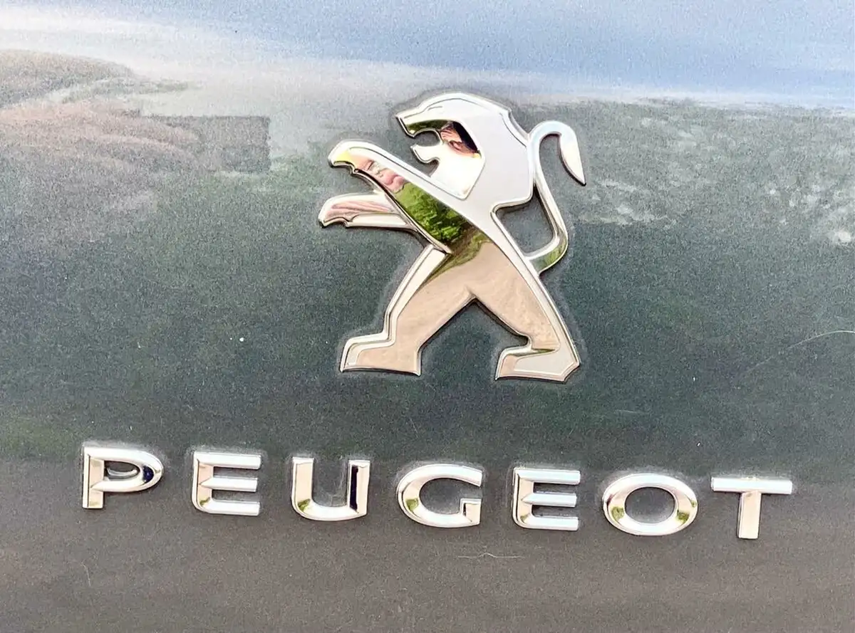 2016-peugeot-3008-crossover-16bluehdi-allure-big-32
