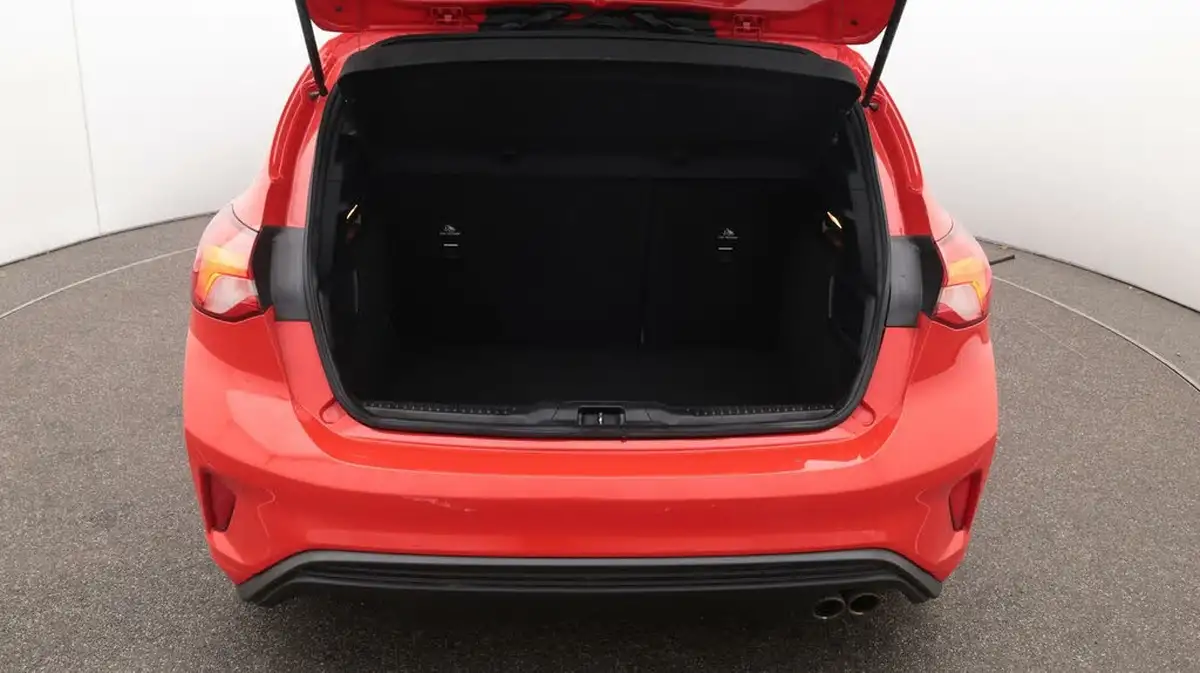 2019-ford-focus-10t-st-line-hatchback-big-17