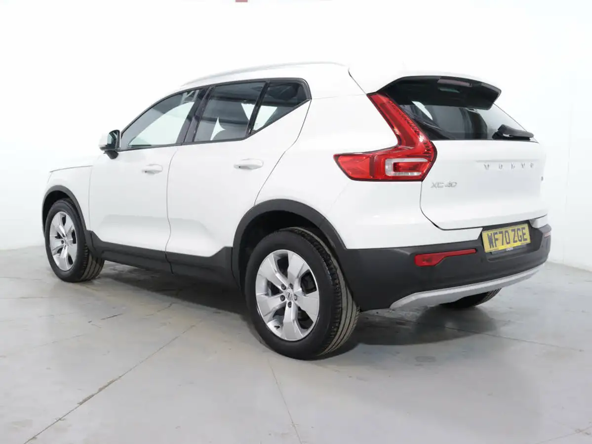 2020-volvo-xc40-15-t3-momentum-big-4