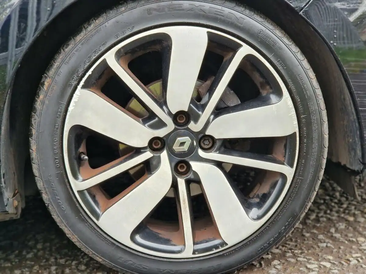 2014-renault-clio-15dci-dynamique-s-medianavss-big-26