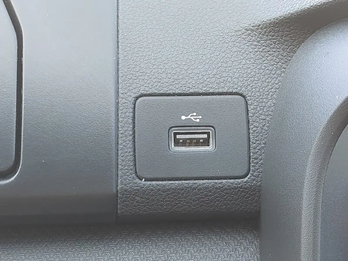 2022-dacia-sandero-10-sce-essential-big-18