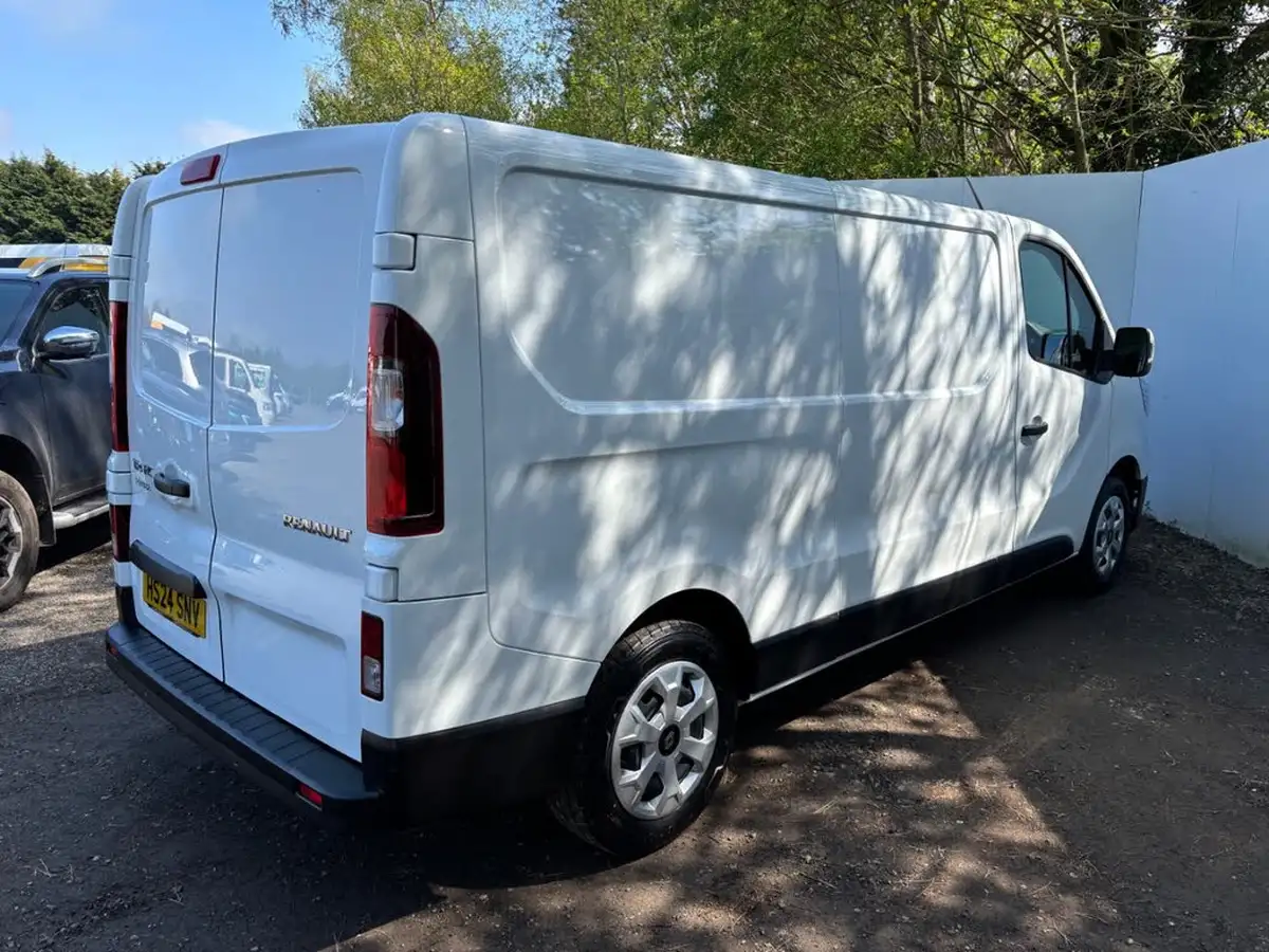 2024-renault-trafic-20dci-ll30-130-advance-panel-big-5