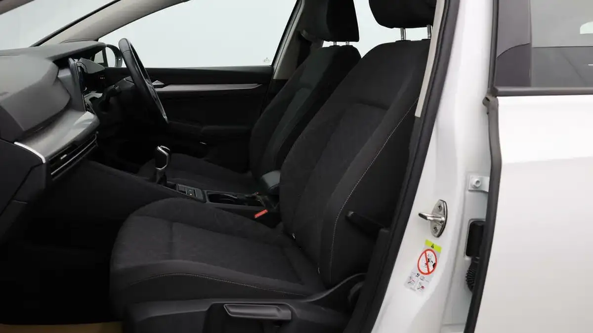2022-volkswagen-golf-15-tsi-life-150ps-hatchback-big-13