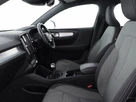 2020-volvo-xc40-15-t3-momentum-small-39