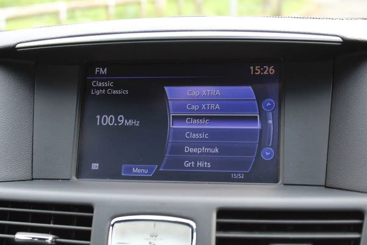2014-infiniti-q70-35-gt-premium-hybrid-big-36