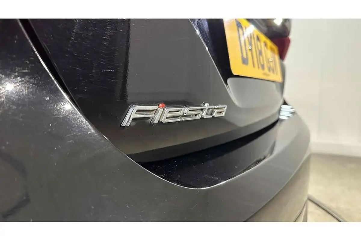 2018-ford-fiesta-11-ti-vct-zetec-5d-big-15