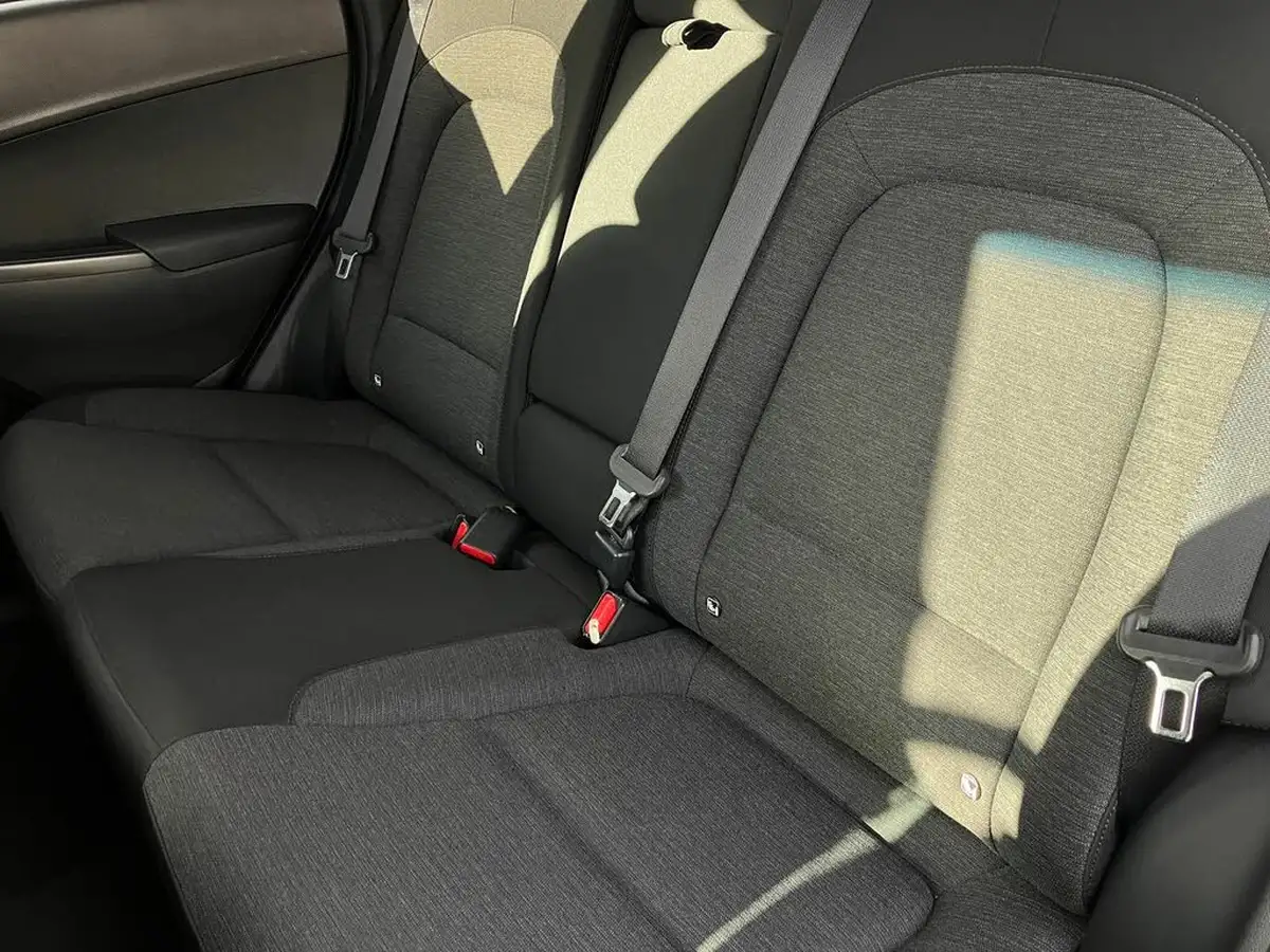 2021-hyundai-kona-e-premium-204ps-64kwh-7kw-obc-big-18