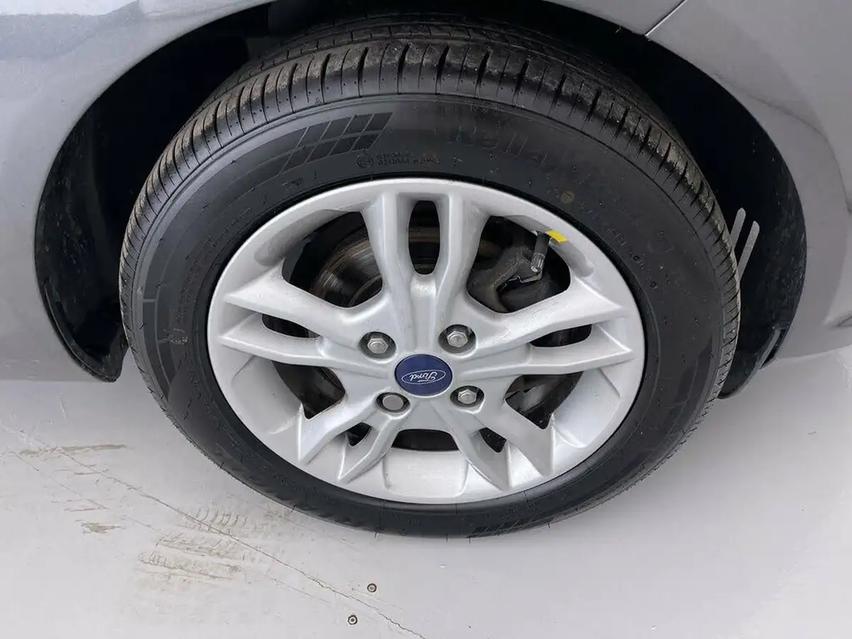 2016-ford-fiesta-10t-zetec-100ps-ecoboost-ss-5d-big-23