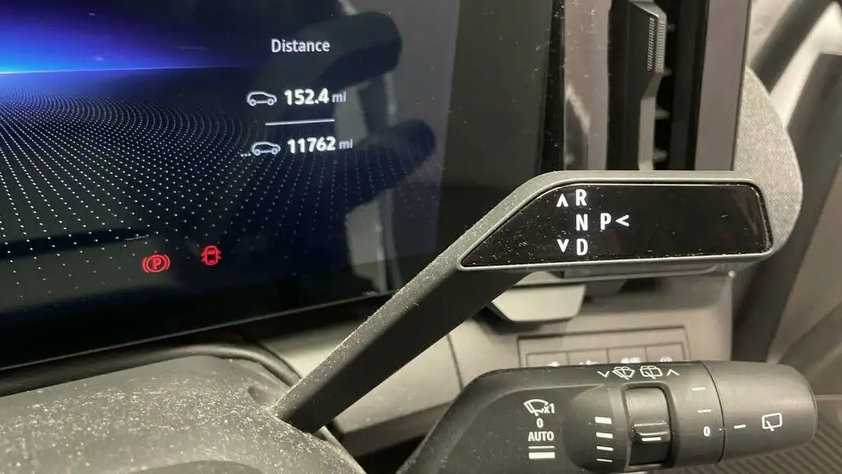 2022-renault-megane-e-tech-e-equilibre-big-18