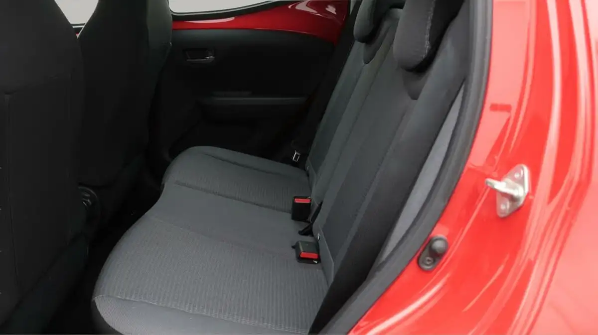 2021-toyota-aygo-10-vvt-i-x-play-tss-x-shift-big-16