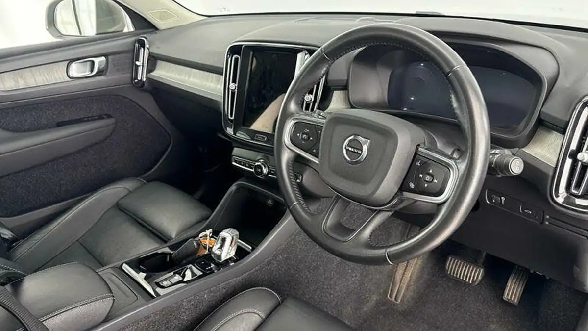 2021-volvo-xc40-20-b4-inscription-pro-194bhp-auto-big-5
