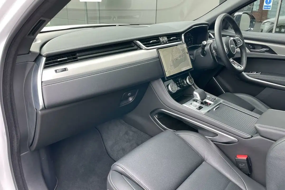 2024-jaguar-f-pace-20-d200-r-dynamic-se-black-90th-anniversary-edition-big-36