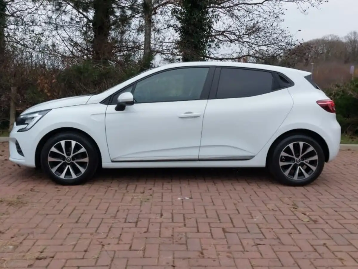 2020-renault-clio-10-sce-iconic-75bhp-big-3