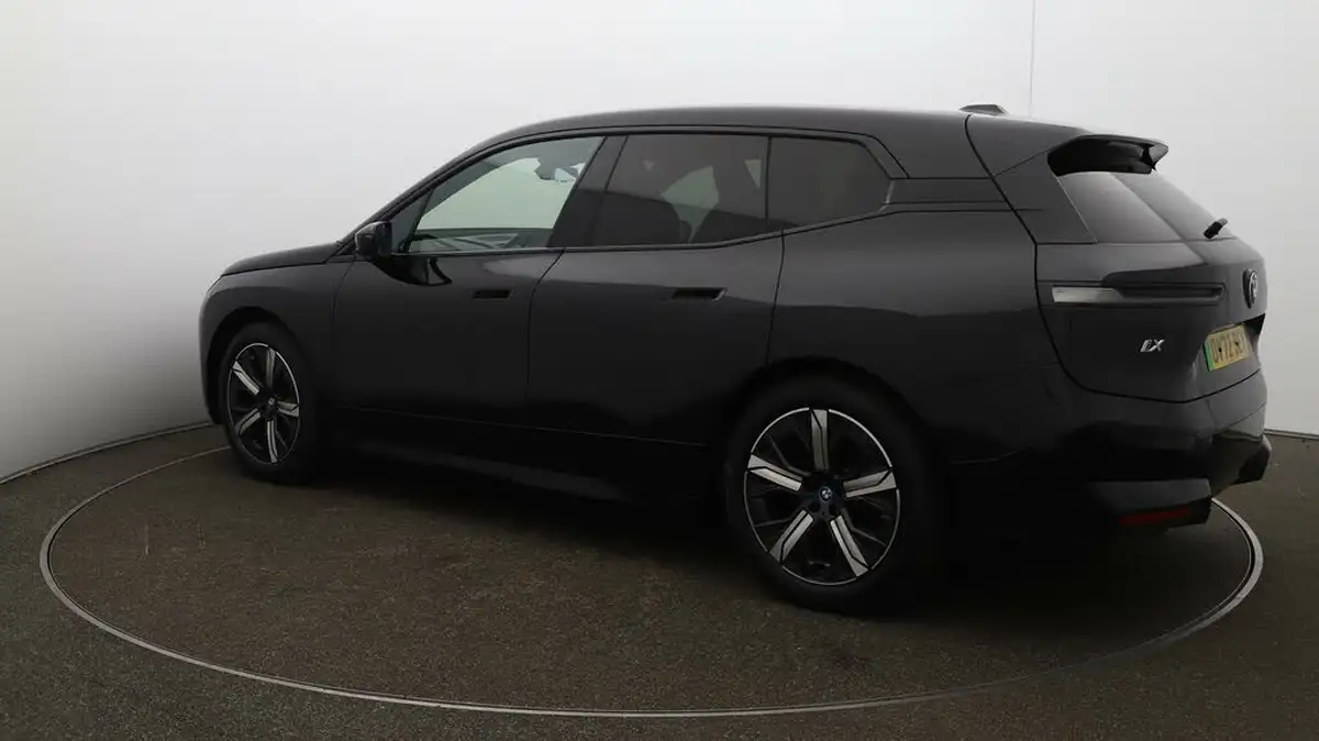 2022-bmw-ix-e-xdrive-40-m-sport-big-27