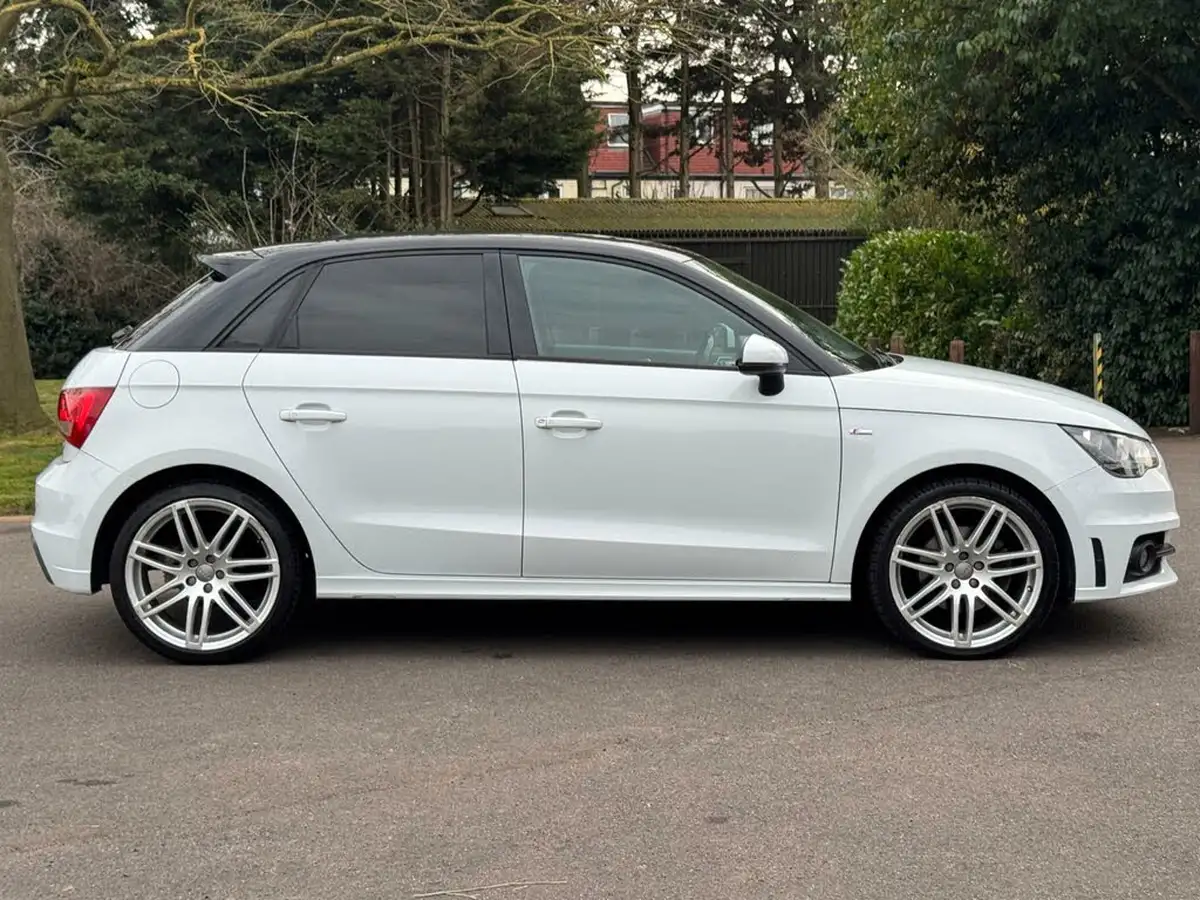 2013-audi-a1-14-s-line-tfsi-122ps-sportback-5d-1390cc-tronic-big-13
