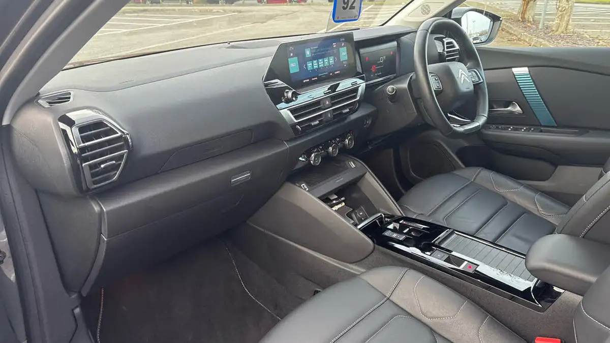 2022-citroen-c4-e-shine-plus-big-11