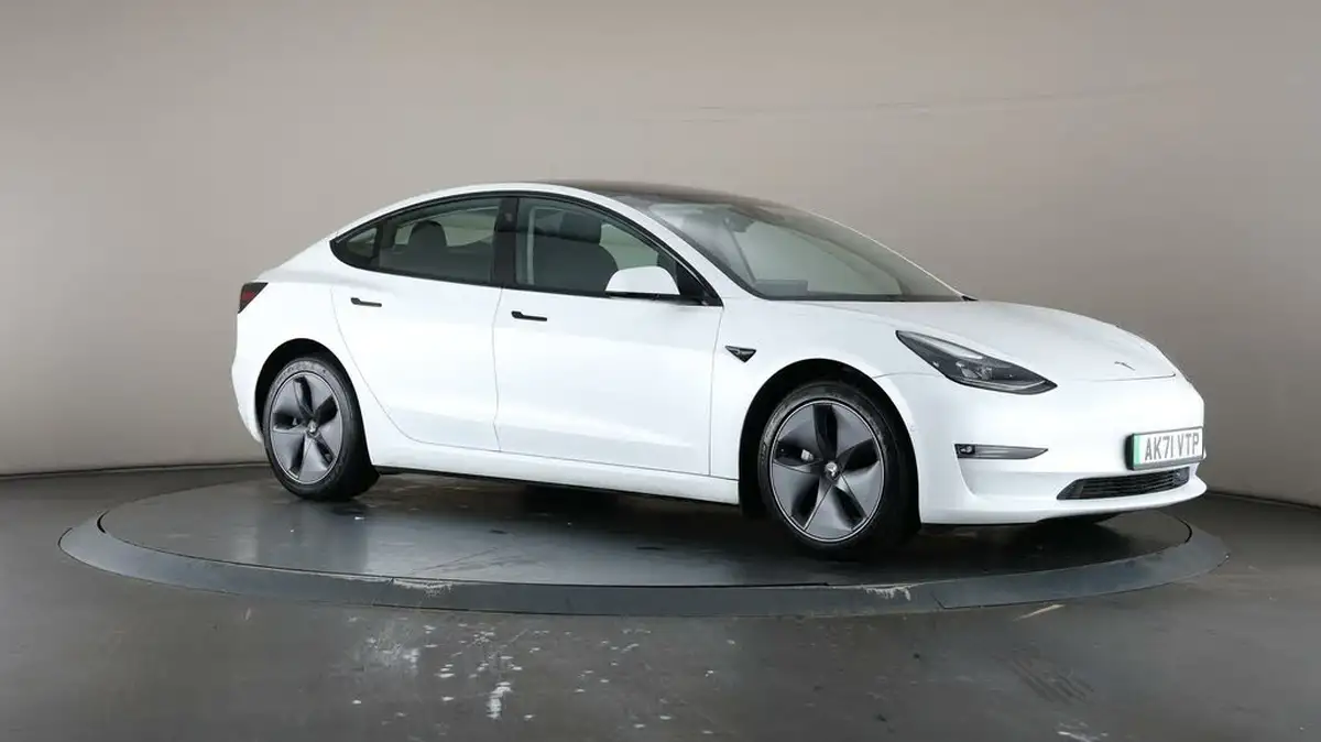 2021-tesla-model-3-e-long-range-awd-big-47