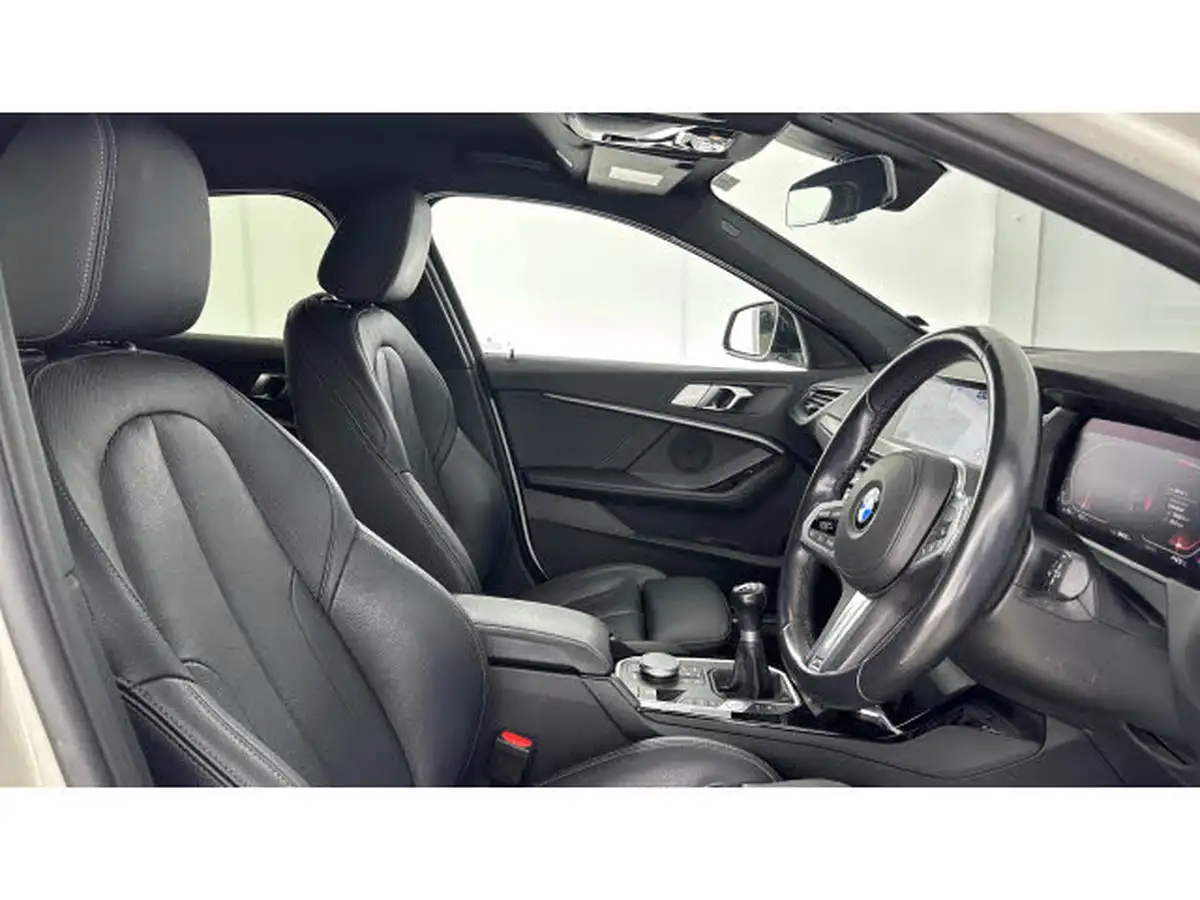 2021-bmw-1-series-15-118i-m-sport-lcp-big-10