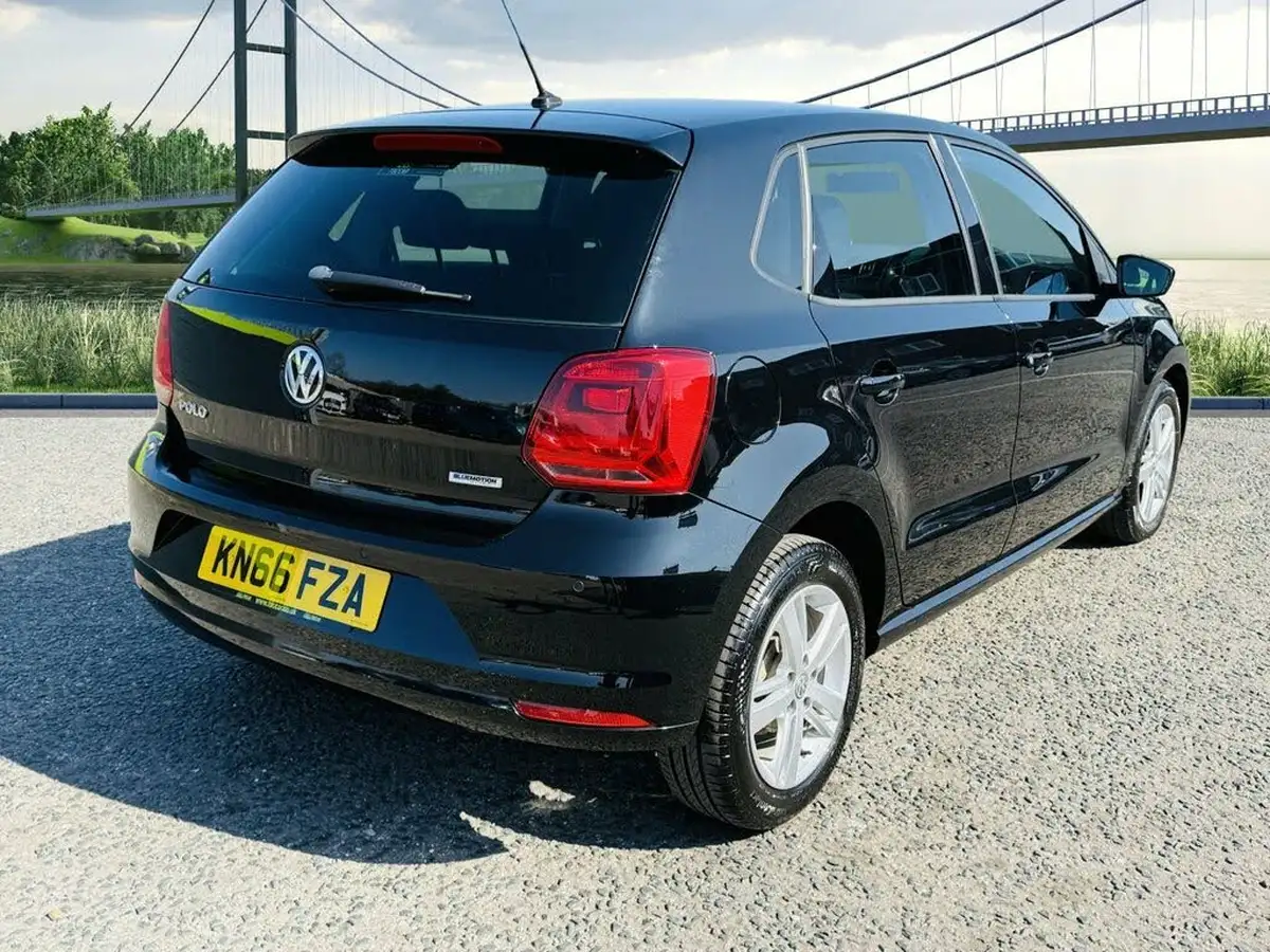 2016-volkswagen-polo-10-match-60ps-5d-big-2