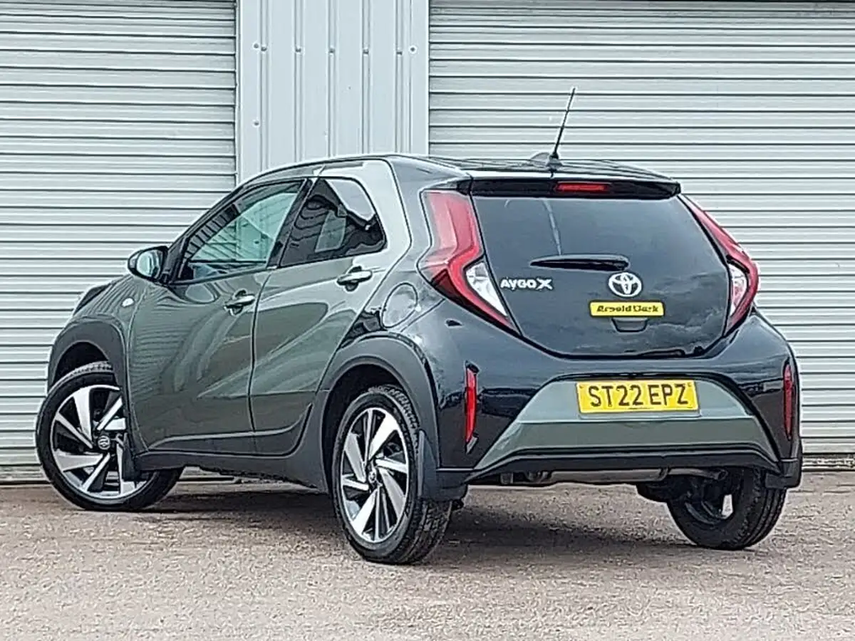 2022-toyota-aygo-x-10-vvt-i-edge-big-1