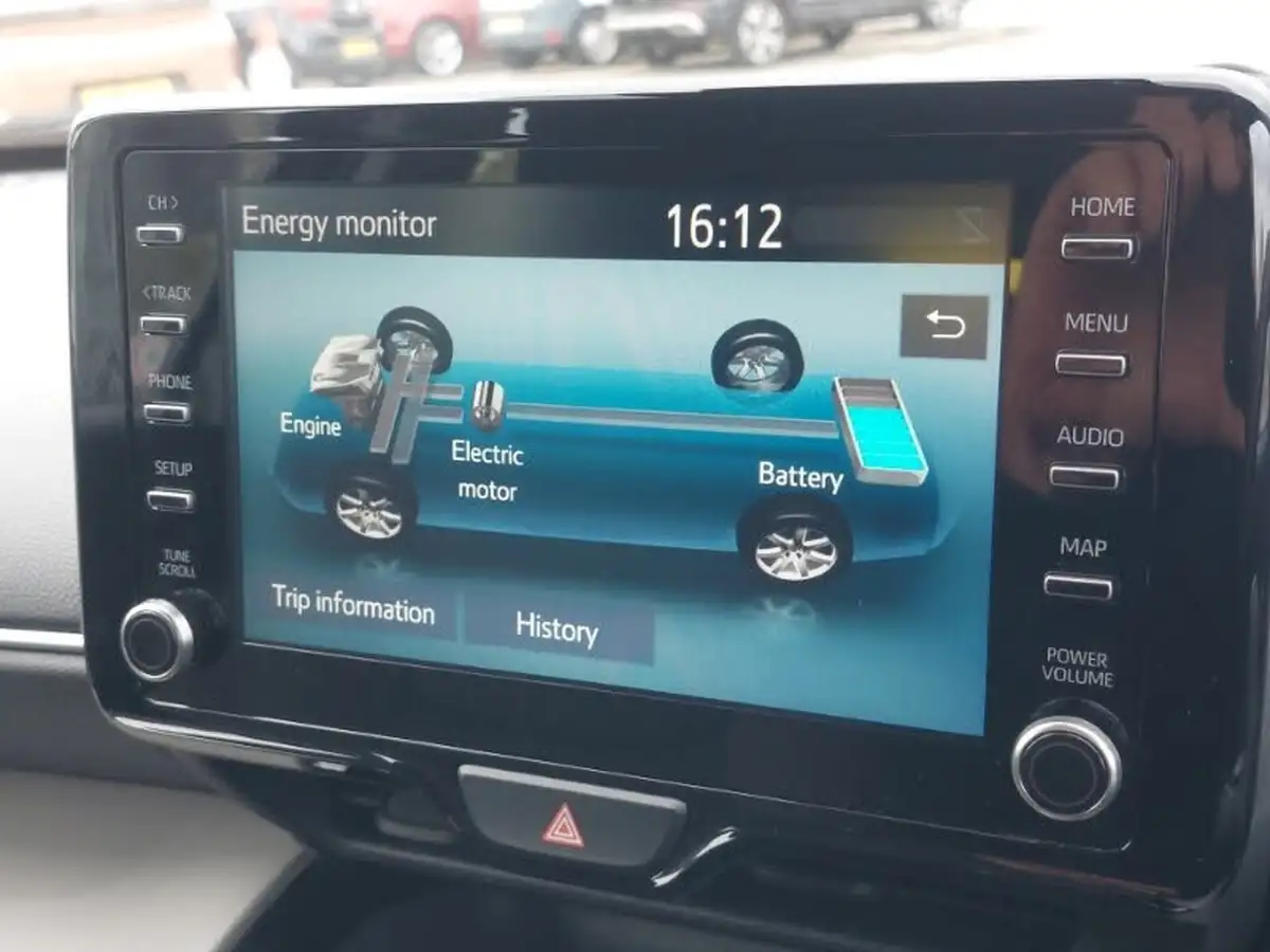 2021-toyota-yaris-cross-15-vvt-i-icon-big-12