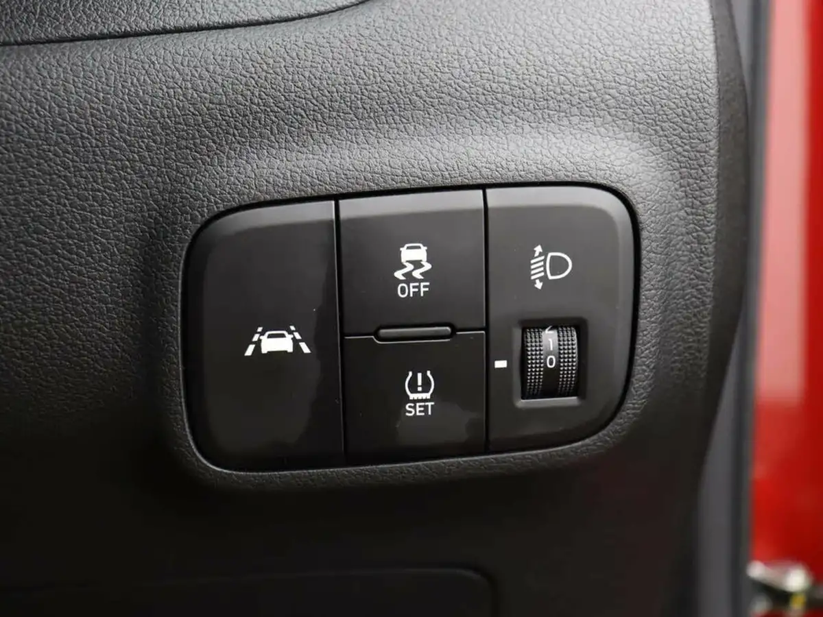 2022-hyundai-i10-12-premium-big-33
