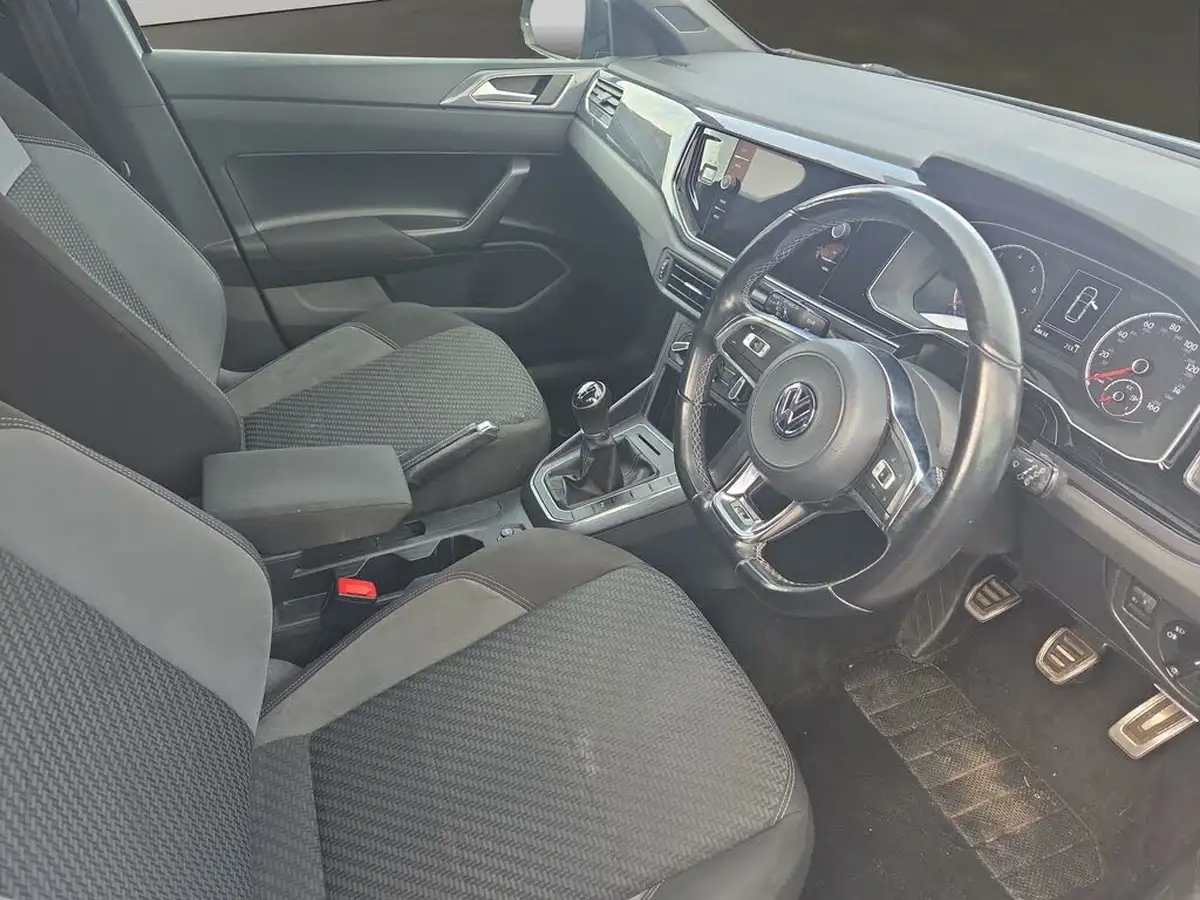2020-volkswagen-polo-10-tsi-r-line-115ps-big-11