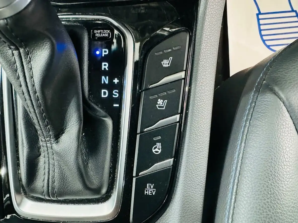 2017-hyundai-ioniq-16-gdi-premium-se-plug-in-hybrid-big-19
