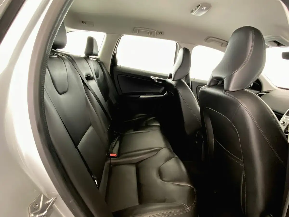 2017-volvo-xc60-20td-d4-se-big-24