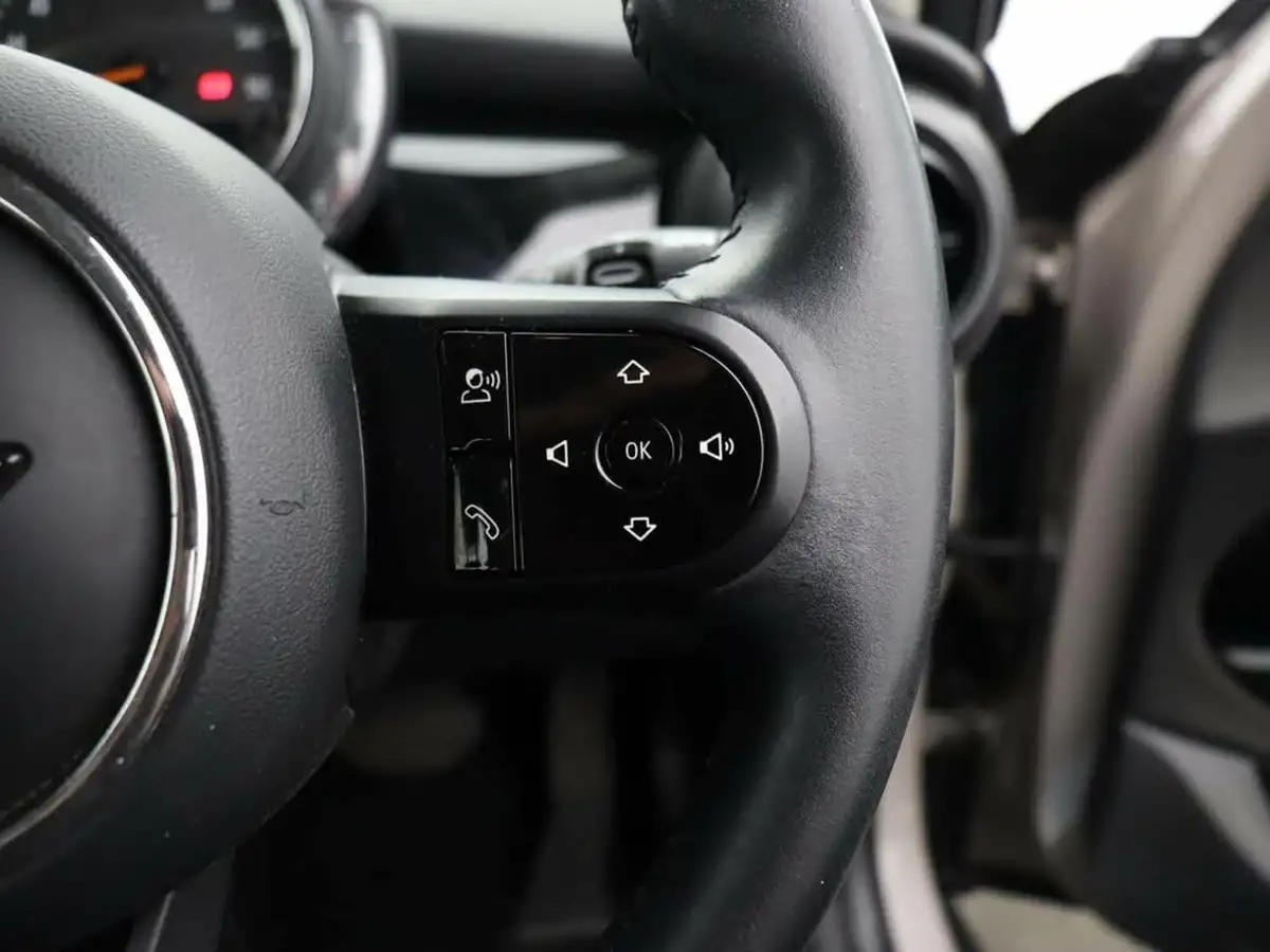 2022-mini-cooper-15-cooper-classic-hatchback-5d-auto-big-23