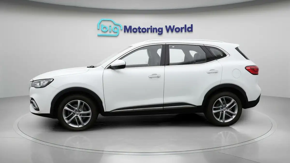 2022-mg-hs-15t-gdi-exclusive-162ps-big-4