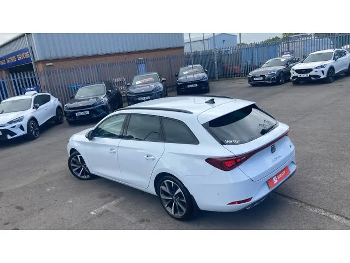 2024-seat-leon-15-e-hybrid-fr-sport-estate-big-26